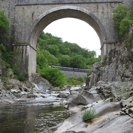 Gite Chaleureux En Ardeche Verte * Cheminas